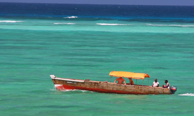 Azanzi Beach