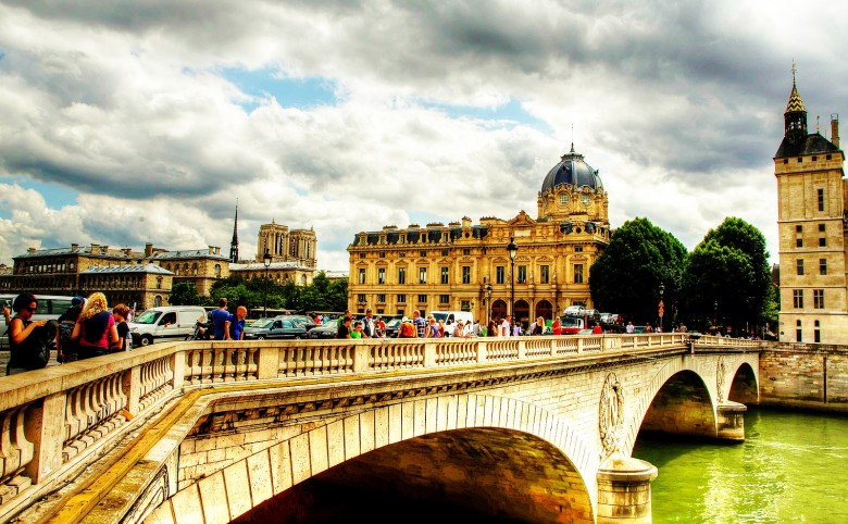 Paris - Flickr photo by Antonio Ponte