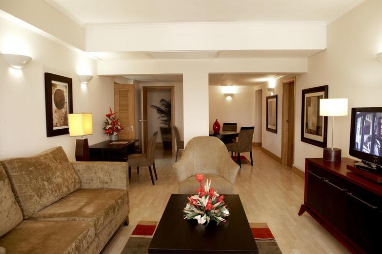 APARTMENT KING 2 BED CITY FACING - Federal Palace Hotel