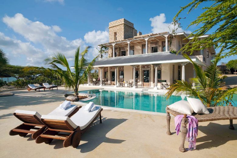 villa-kusi-pool-majlis-hotel-lamu